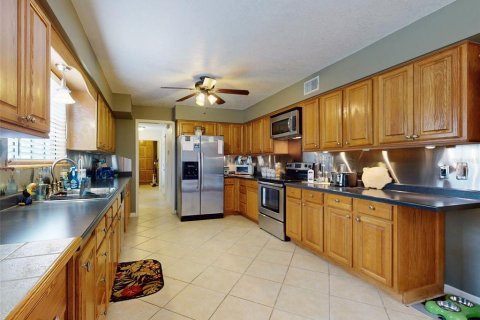 House in DeLand, Florida 5 bedrooms, 215.16 sq.m. № 1876431 - photo 18