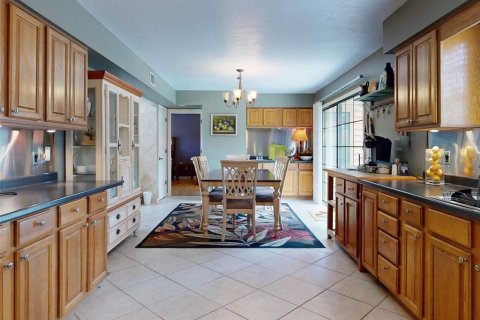 House in DeLand, Florida 5 bedrooms, 215.16 sq.m. № 1876431 - photo 24