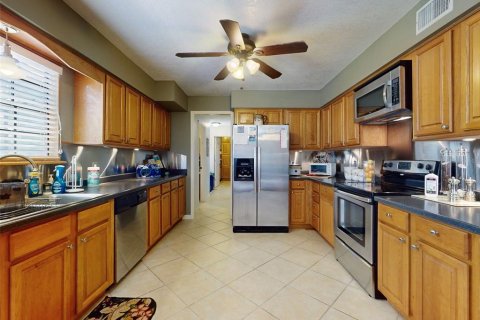 House in DeLand, Florida 5 bedrooms, 215.16 sq.m. № 1876431 - photo 21