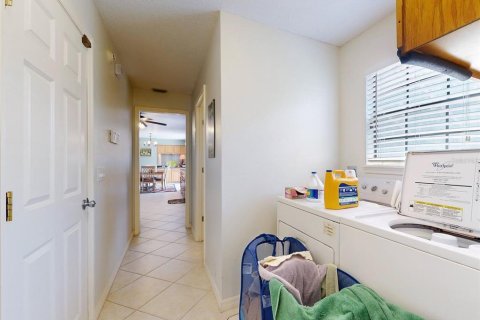 House in DeLand, Florida 5 bedrooms, 215.16 sq.m. № 1876431 - photo 29