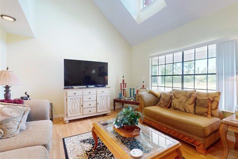 House in DeLand, Florida 5 bedrooms, 215.16 sq.m. № 1876431 - photo 3