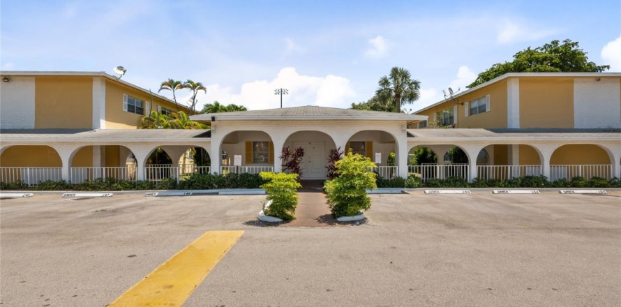 Condo in Deerfield Beach, Florida, 2 bedrooms № 1096458
