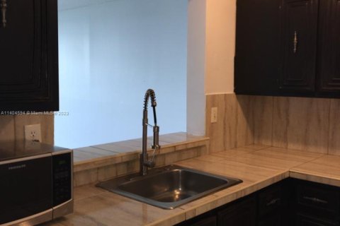 Copropriété à vendre à Miami, Floride: 2 chambres, 109.16 m2 № 2088482 - photo 11