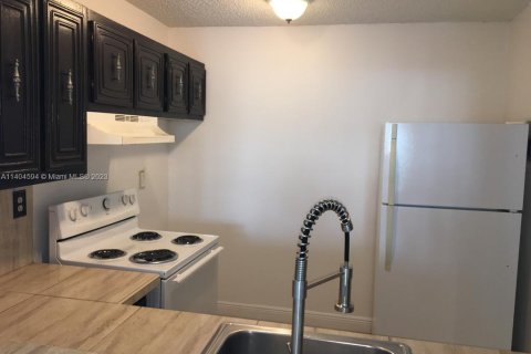 Copropriété à vendre à Miami, Floride: 2 chambres, 109.16 m2 № 2088482 - photo 12