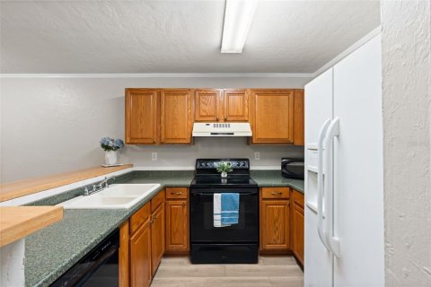 Condo in Gainesville, Florida, 2 bedrooms  № 1749573 - photo 8
