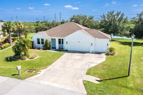 House in Lake Suzy, Florida 3 bedrooms, 172.15 sq.m. № 1851825 - photo 4