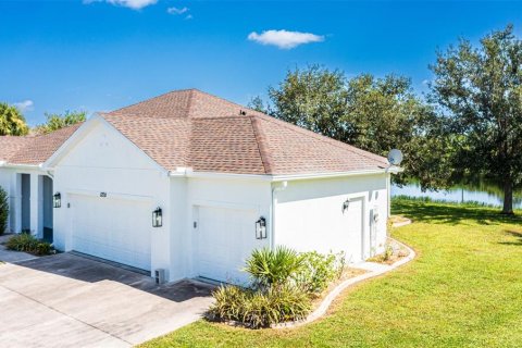 House in Lake Suzy, Florida 3 bedrooms, 172.15 sq.m. № 1851825 - photo 6