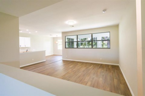 House in Lake Suzy, Florida 3 bedrooms, 172.15 sq.m. № 1851825 - photo 11