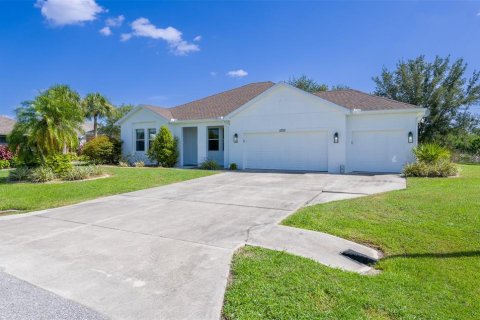 House in Lake Suzy, Florida 3 bedrooms, 172.15 sq.m. № 1851825 - photo 7