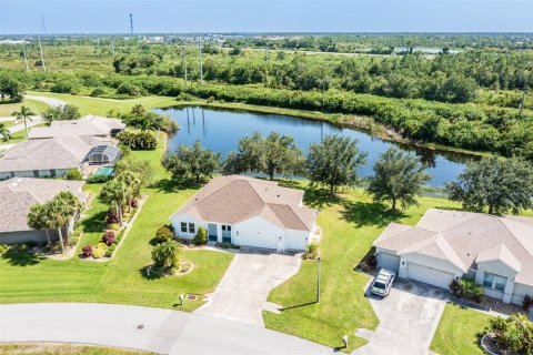 House in Lake Suzy, Florida 3 bedrooms, 172.15 sq.m. № 1851825 - photo 5