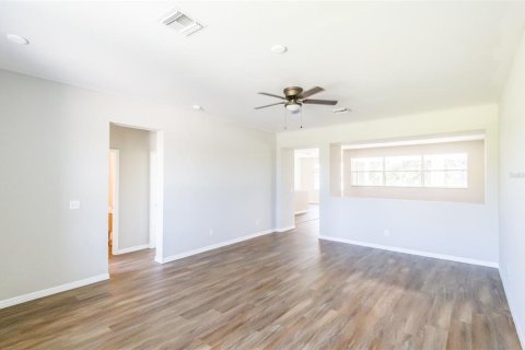 House in Lake Suzy, Florida 3 bedrooms, 172.15 sq.m. № 1851825 - photo 9