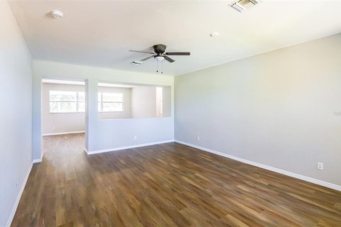 House in Lake Suzy, Florida 3 bedrooms, 172.15 sq.m. № 1851825 - photo 8