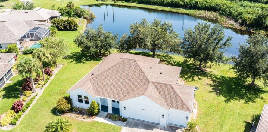 Casa en Lake Suzy, Florida 3 dormitorios, 172.15 m2 № 1851825