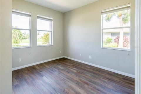 House in Lake Suzy, Florida 3 bedrooms, 172.15 sq.m. № 1851825 - photo 22