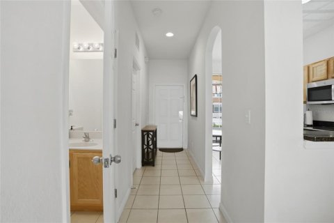 Townhouse in Kissimmee, Florida 4 bedrooms, 172.05 sq.m. № 2167588 - photo 4