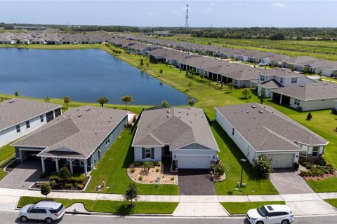 Villa ou maison à vendre à Kissimmee, Floride: 3 chambres, 191.01 m2 № 2207190 - photo 3