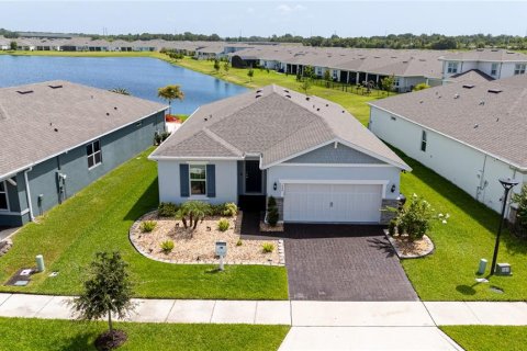 Villa ou maison à vendre à Kissimmee, Floride: 3 chambres, 191.01 m2 № 2207190 - photo 2
