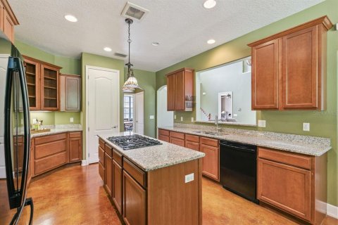 House in Eustis, Florida 5 bedrooms, 257.34 sq.m. № 2210392 - photo 16