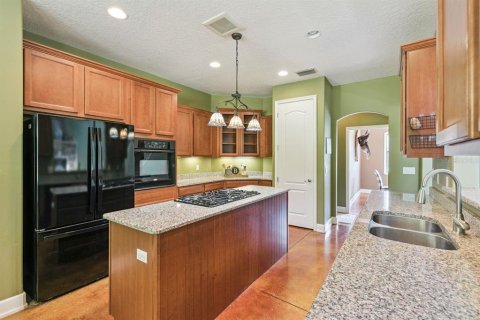 House in Eustis, Florida 5 bedrooms, 257.34 sq.m. № 2210392 - photo 14