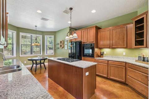 House in Eustis, Florida 5 bedrooms, 257.34 sq.m. № 2210392 - photo 13