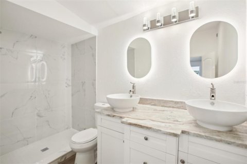 Casa en venta en Land O' Lakes, Florida, 5 dormitorios, 160.07 m2 № 1736410 - foto 18