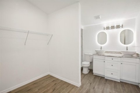 Casa en venta en Land O' Lakes, Florida, 5 dormitorios, 160.07 m2 № 1736410 - foto 17