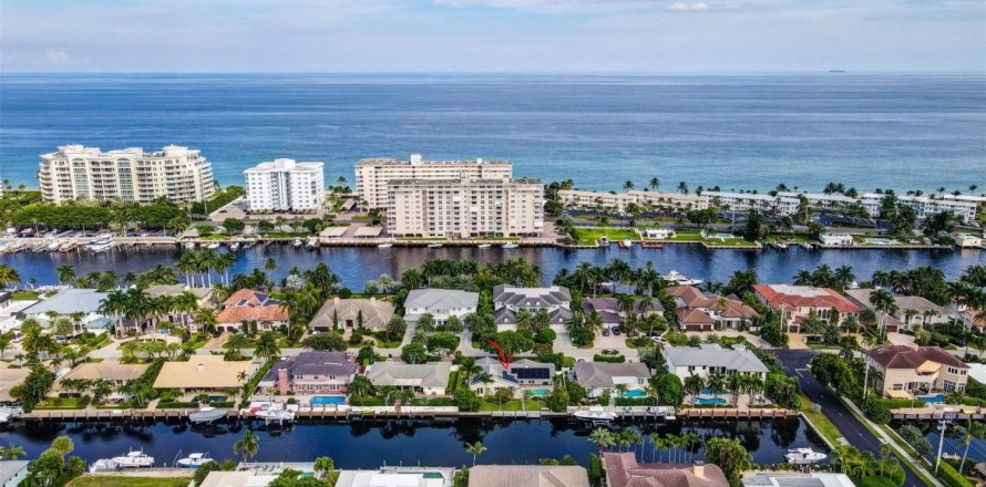 House in Lighthouse Point, Florida 4 bedrooms, 194.63 sq.m. № 777002