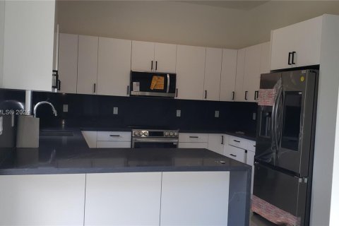 Villa ou maison à vendre à Miami, Floride: 5 chambres, 133.78 m2 № 1940405 - photo 12