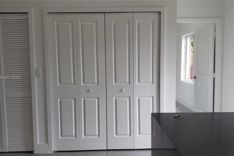 Villa ou maison à vendre à Miami, Floride: 5 chambres, 133.78 m2 № 1940405 - photo 10