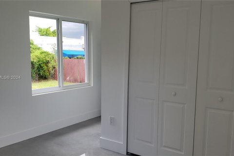 Villa ou maison à vendre à Miami, Floride: 5 chambres, 133.78 m2 № 1940405 - photo 19