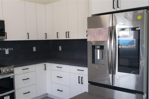 Villa ou maison à vendre à Miami, Floride: 5 chambres, 133.78 m2 № 1940405 - photo 16