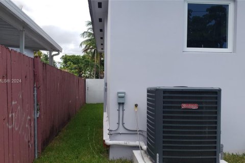 Villa ou maison à vendre à Miami, Floride: 5 chambres, 133.78 m2 № 1940405 - photo 7