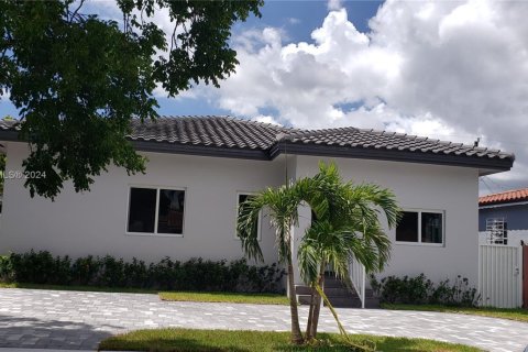 Villa ou maison à vendre à Miami, Floride: 5 chambres, 133.78 m2 № 1940405 - photo 3