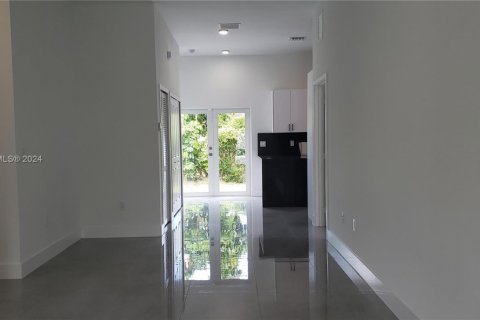 Villa ou maison à vendre à Miami, Floride: 5 chambres, 133.78 m2 № 1940405 - photo 15