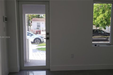 Villa ou maison à vendre à Miami, Floride: 5 chambres, 133.78 m2 № 1940405 - photo 27