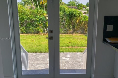 Villa ou maison à vendre à Miami, Floride: 5 chambres, 133.78 m2 № 1940405 - photo 30