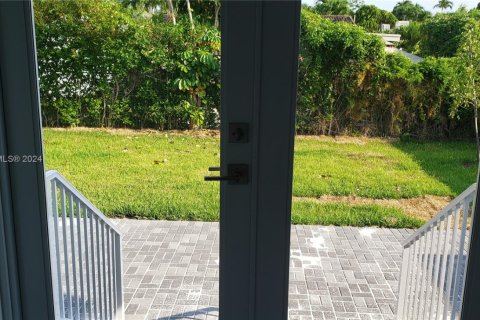 Villa ou maison à vendre à Miami, Floride: 5 chambres, 133.78 m2 № 1940405 - photo 29