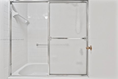 Снять в аренду кондоминиум в Тамарак, Флорида 2 спальни, 91.14м2, № 1963501 - фото 23