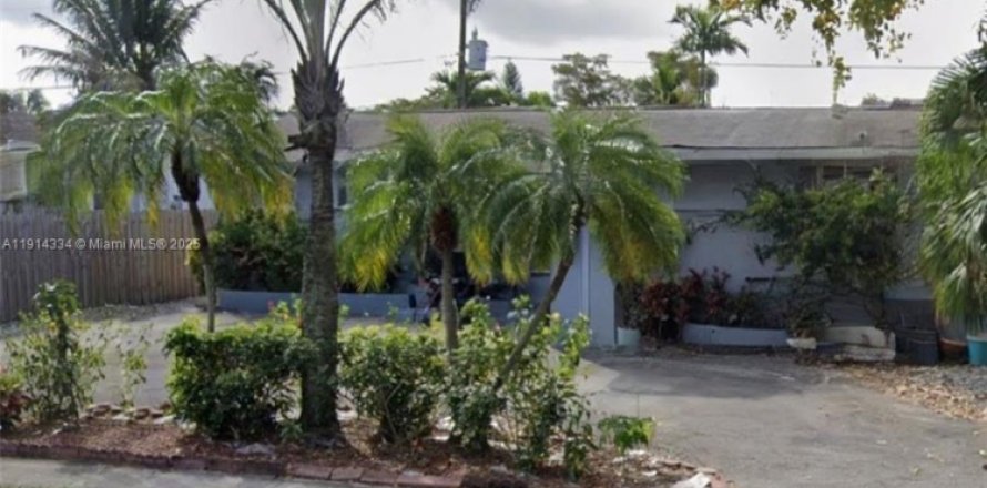 House in Sunrise, Florida 4 bedrooms, 152.55 sq.m. № 1970530