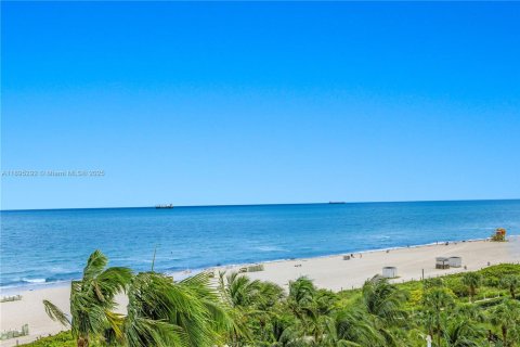 Copropriété à louer à Miami Beach, Floride: 2 chambres, 112.6 m2 № 1947226 - photo 1