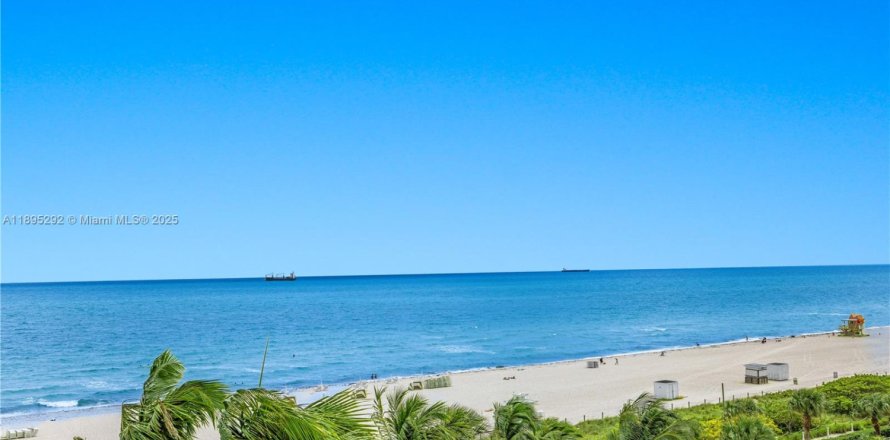 Condo à Miami Beach, Floride, 2 chambres  № 1947226