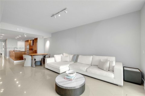 Copropriété à louer à Miami Beach, Floride: 2 chambres, 112.6 m2 № 1947226 - photo 4