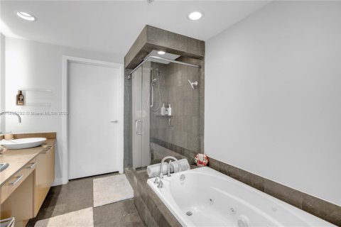 Copropriété à louer à Miami Beach, Floride: 2 chambres, 112.6 m2 № 1947226 - photo 16