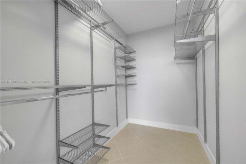 Copropriété à louer à Miami Beach, Floride: 2 chambres, 112.6 m2 № 1947226 - photo 18