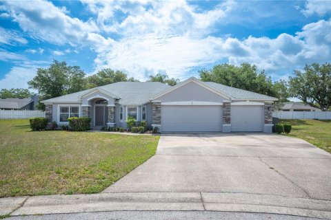 House in Auburndale, Florida 3 bedrooms, 145.48 sq.m. № 2094250