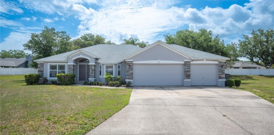 Villa ou maison à Auburndale, Floride 3 chambres, 145.48 m2 № 2094250