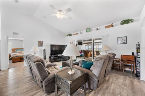 Villa ou maison à vendre à Auburndale, Floride: 3 chambres, 145.48 m2 № 2094250 - photo 8
