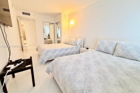 Condo in Miami Beach, Florida, 2 bedrooms  № 2183463 - photo 13