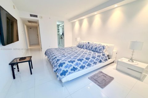 Condo in Miami Beach, Florida, 2 bedrooms  № 2183463 - photo 9