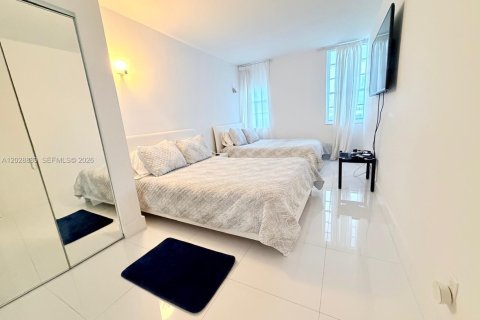Condo in Miami Beach, Florida, 2 bedrooms  № 2183463 - photo 12